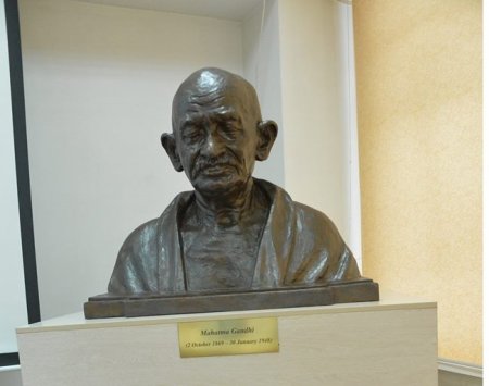 Центр имени Махатмы Ганди открыли в КазНУ имени аль-Фараби